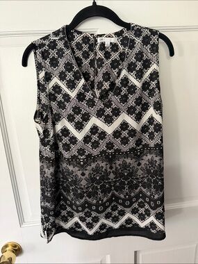 DR2 Black & White V-Neck Printed Sleeveless Camisole